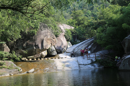 湖光山色