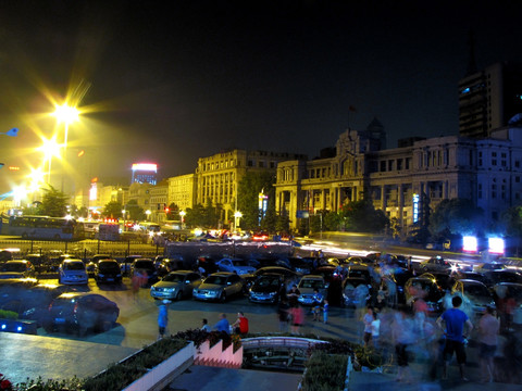 武汉街头夜景