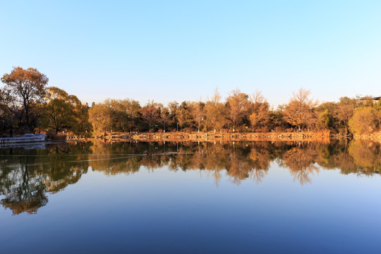 北京大学校园风光未名湖秋天秋色