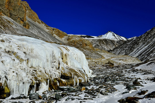 岗什卡雪山