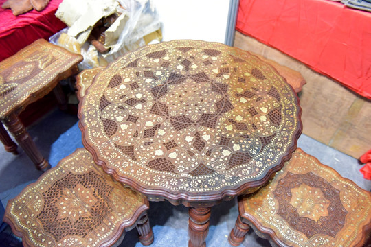 斯里兰卡木雕桌椅