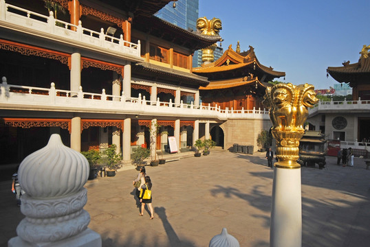 上海静安寺内景 钟楼