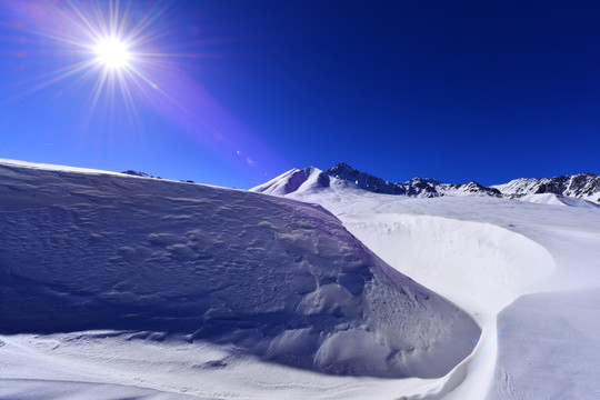 岗什卡雪峰