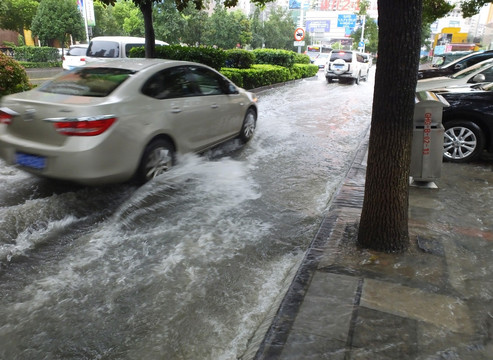 暴雨积水