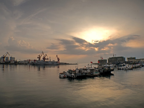 青岛港 小港码头 港区傍晚