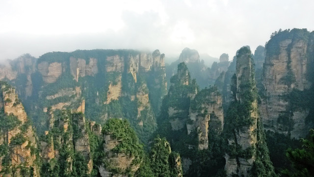 张家界 悬浮山 九天洞 黄龙