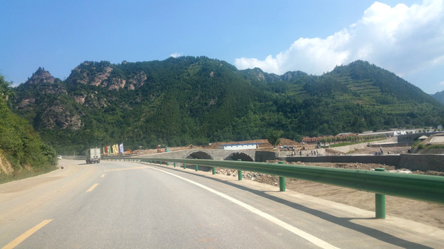 山间公路