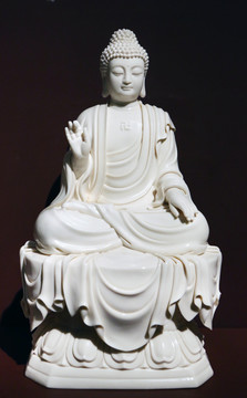 德化窑象牙白瓷释迦牟尼佛像