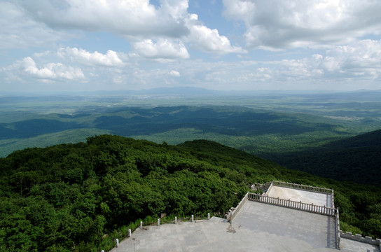 青山