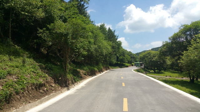 山间公路