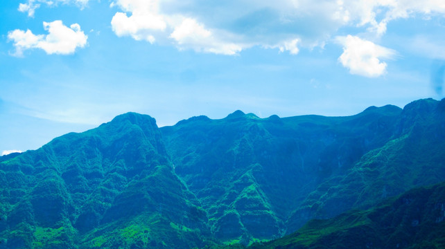 苍翠青山