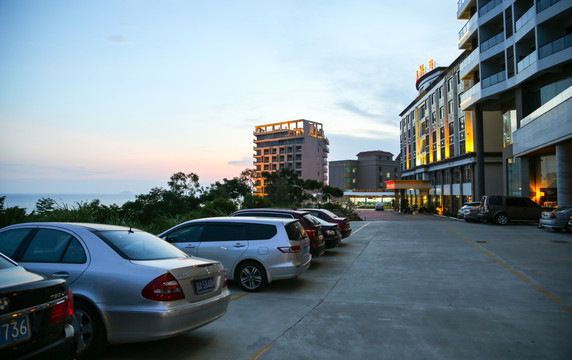 阳西 沙扒 酒店停车场