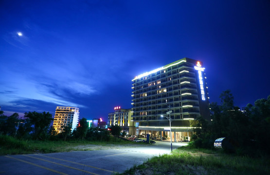 阳西 星际酒店 夜景