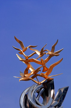 飞鸟雕塑