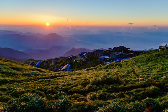 武功山高山日出