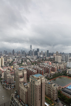 都市阴雨天