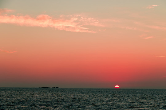 海上日出