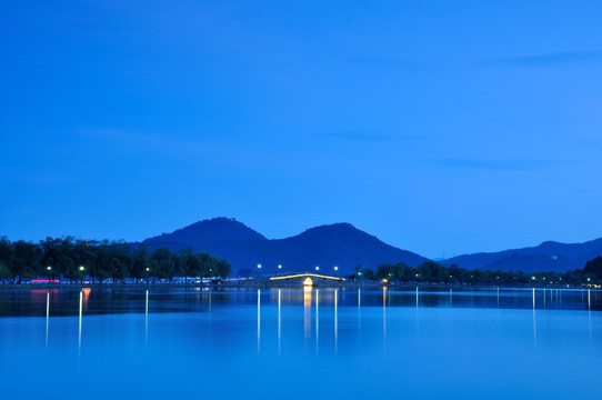 杭州西湖夜色