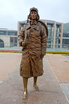 革命雕塑 女红军雕塑