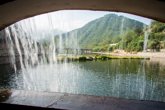 水长城大坝内部