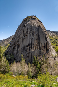 额尔齐斯大峡谷石钟山