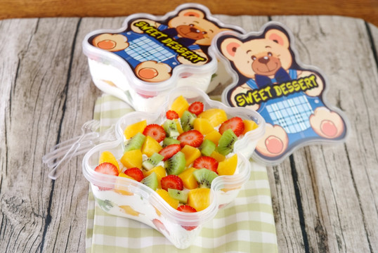 熊孩子酸奶水果盒子