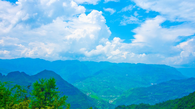 崇山峻岭 大山