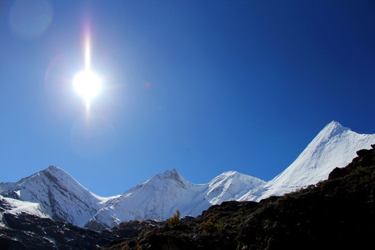 西藏雪山