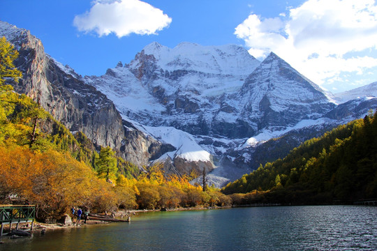 西藏雪山