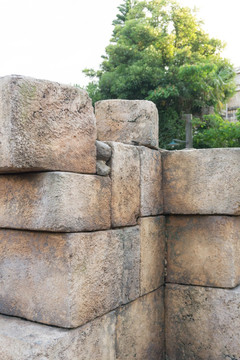 方石 石墙