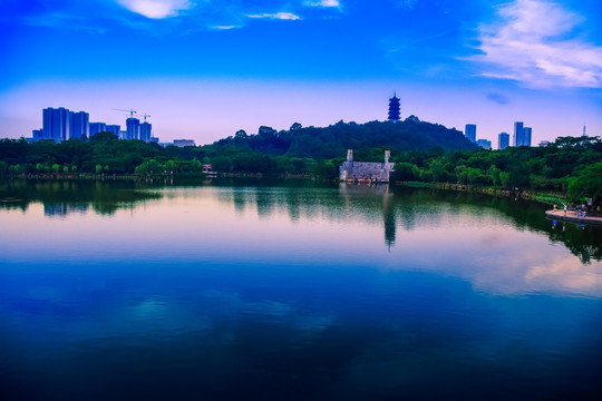 佛山千灯湖景区