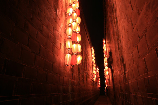 成都锦里夜景古镇小巷红灯笼串