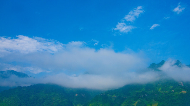 晨雾 山峰