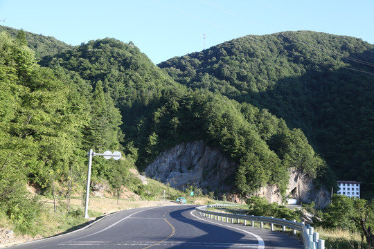 山峰 公路