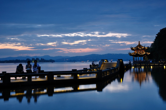 杭州西湖夜色