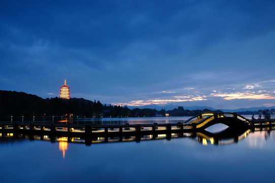 杭州西湖夜色