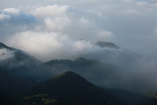 云山雾海