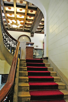欧式别墅 楼梯设计 楼梯实景