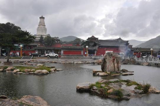 五台山雨景