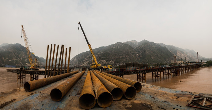 黄河大桥建设工地