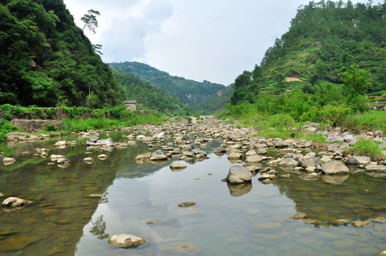 新昌穿岩十九峰自然风光