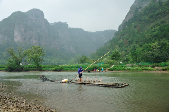 新昌穿岩十九峰风光