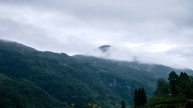 山峦叠嶂