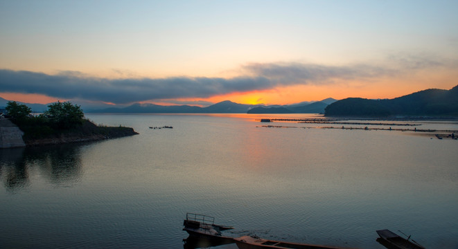 桓龙湖日出