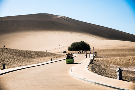 月牙泉公路