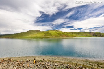 西藏羊卓雍措风景