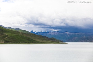 西藏羊卓雍措风景