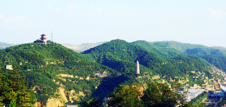 宝塔山全景