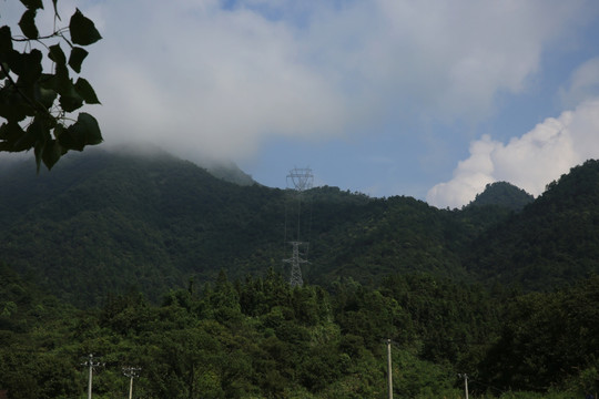 高压电 山川 云天