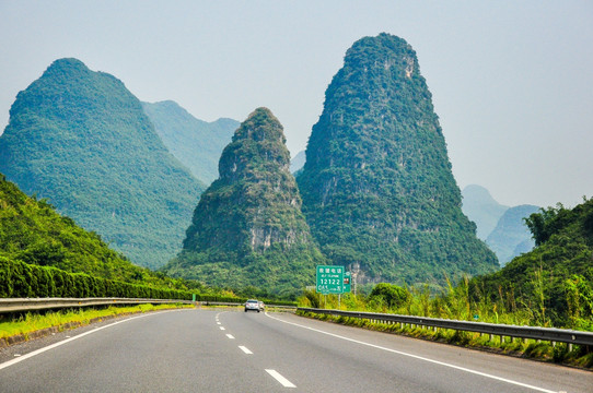 峰丛公路